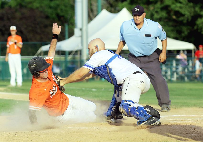 Garretson nips Mount Vernon, earns Class B semifinal berth