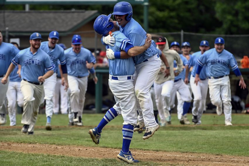 Dell Rapids Mudcats, Sioux Falls Brewers lead amateur baseball poll