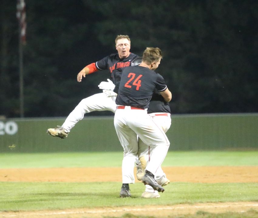 Platte pulls off six-run rally with walk-off win over Hartford/Humboldt Wood Ducks 