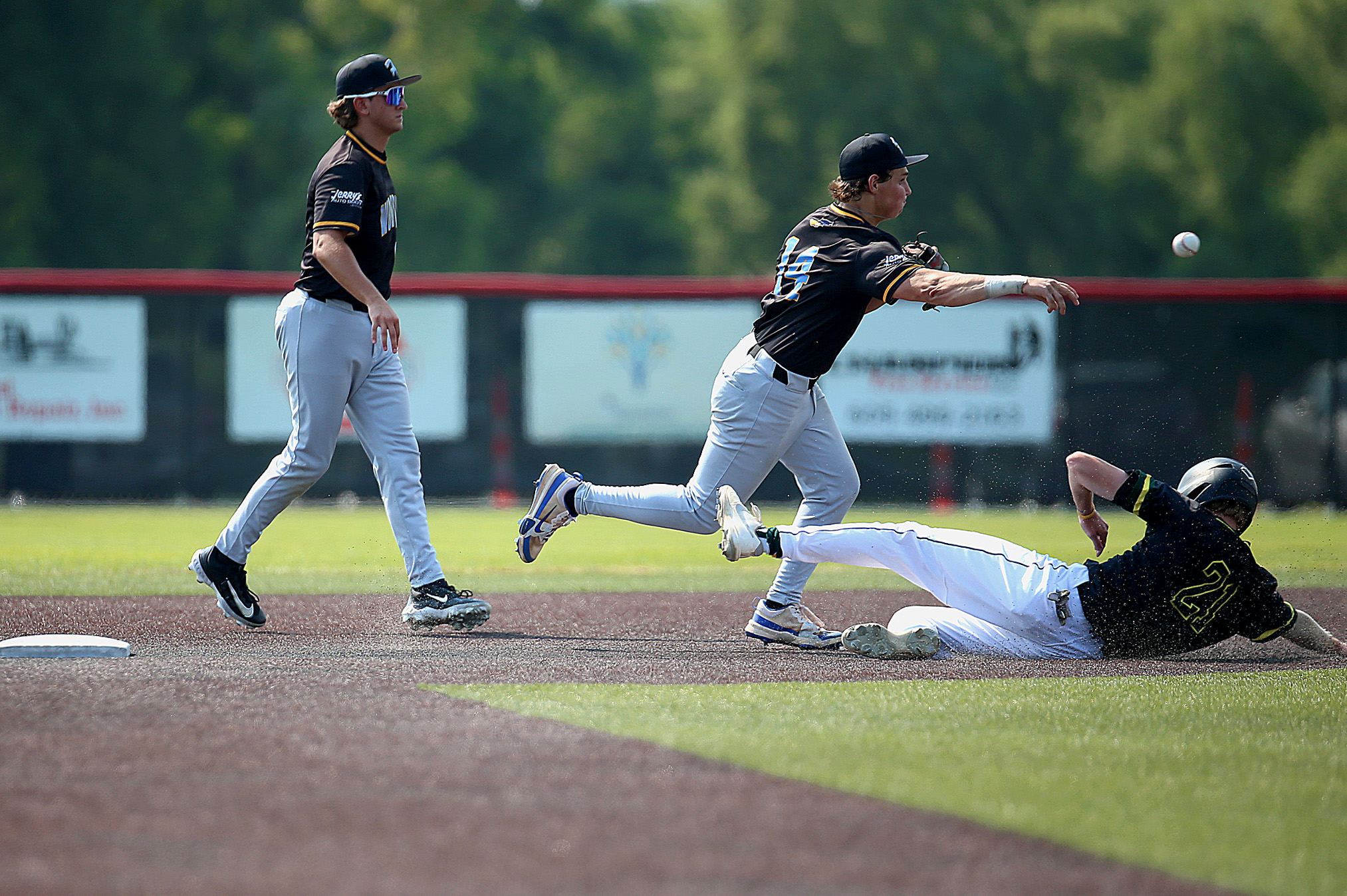 PHOTO GALLERY: SD State Amateur Class A Semifinals - Renner Monarchs vs Harrisburg Woodies 