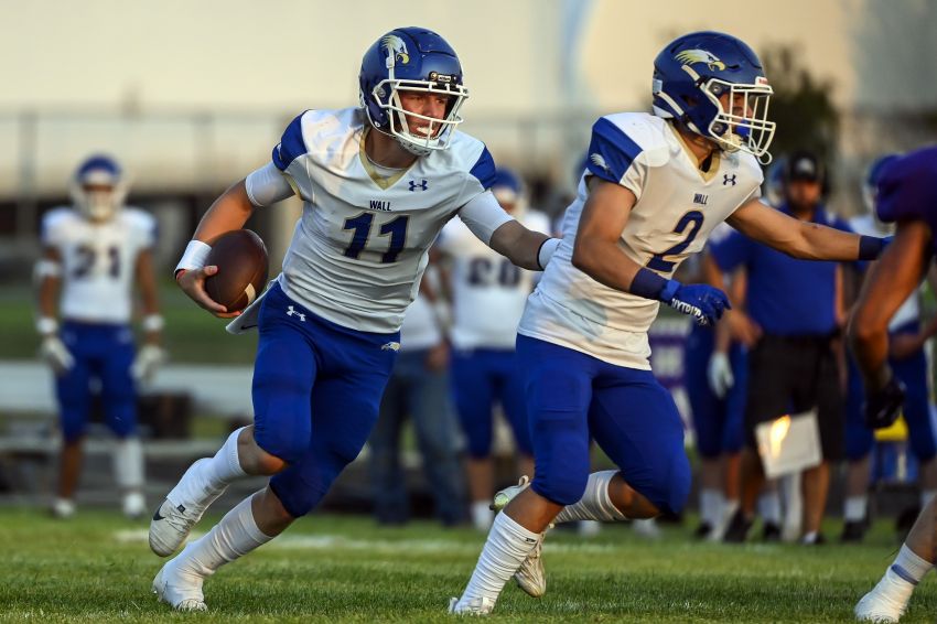 Aug. 17 Football Roundup - Wall's Burk Blasius totals seven touchdowns in season opener 