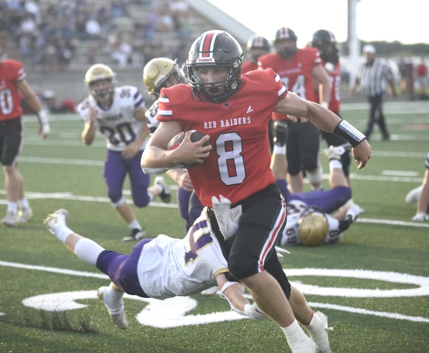 ‘Unbelievable feeling’ - No. 4 Wagner knocks off No. 1 Winner, Gannon Knebel accounts for five total touchdowns 