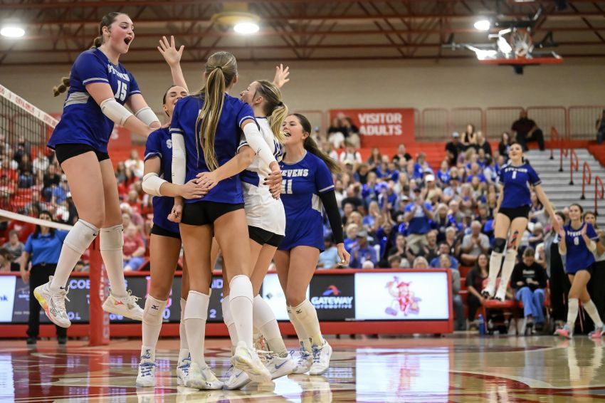 Sept. 2 Volleyball Roundup - Rapid City Stevens sweeps rival Rapid City Central in straight sets 