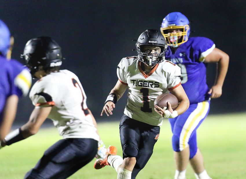 Sept. 8 Football Roundup - Mobridge-Pollock pulls away from Redfield for 20-point win 
