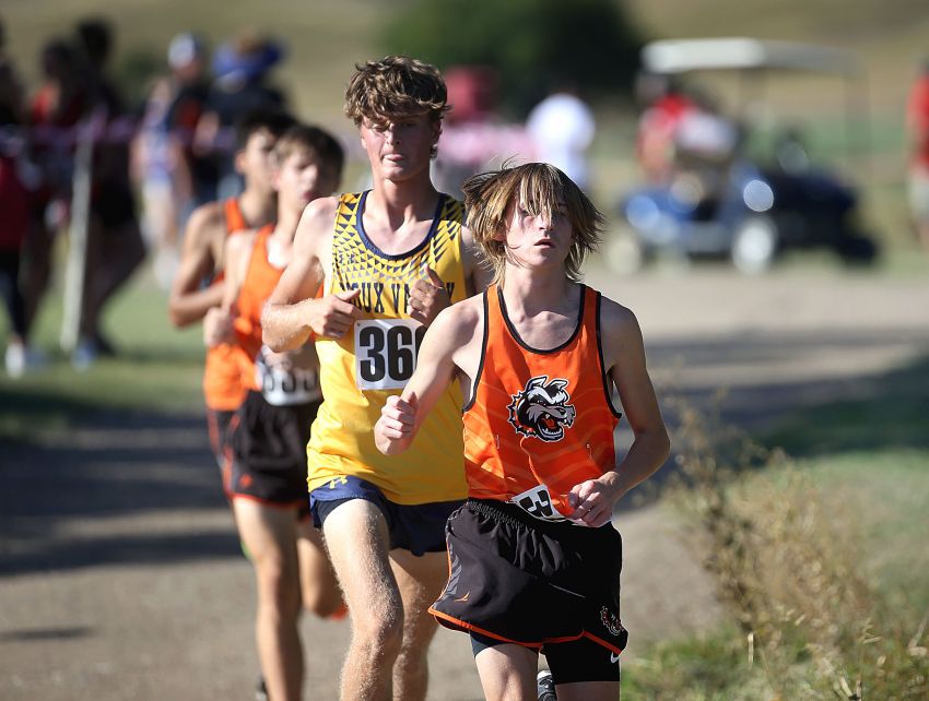 Jack Peterson pumping life into Philip's bid for Class B cross-country three-peat