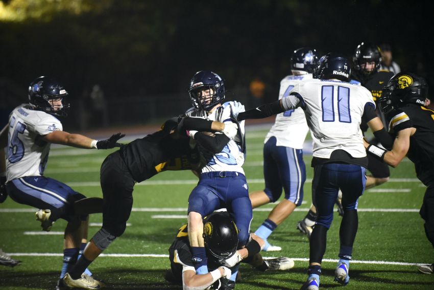 No. 5 Faulkton Area bottles up Leola/Frederick Area in 37-0 shutout win 