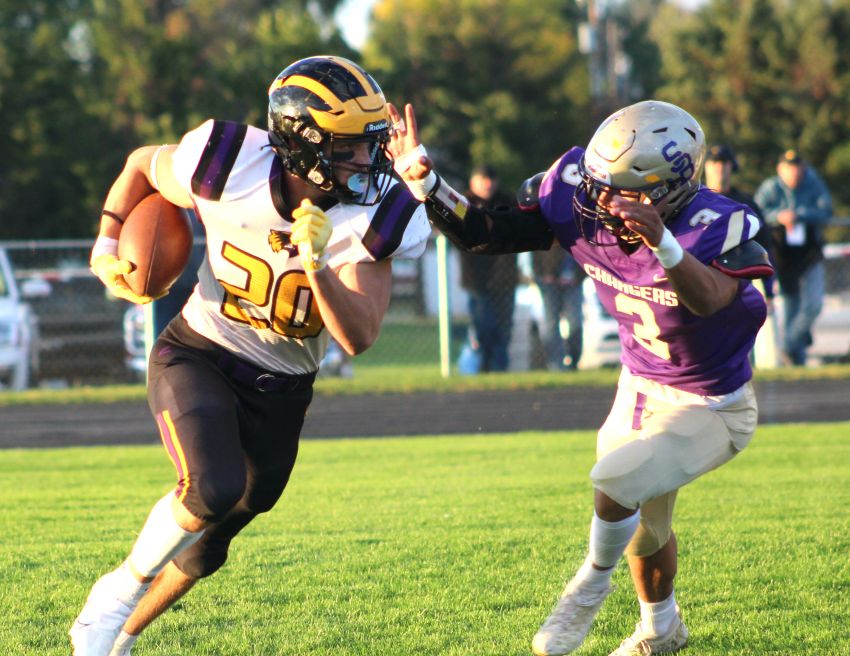 Wolverines run past Chargers in top-5 Class 9B matchup 