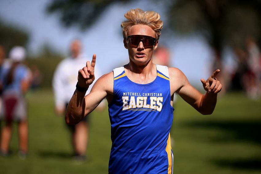 Mitchell Christian's Silas Holdeman, Mitchell's Londyn Schroeder claim titles at Platte-Geddes Invitational 