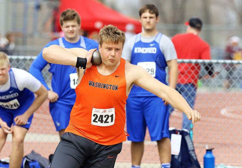 Sioux Falls Washington's Kael Miedema unleashes monster discus throw at AAU Region 14 National Qualifier