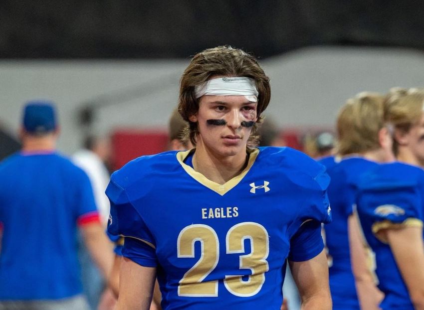 Scary car accident doesnâ€™t keep Wallâ€™s Thane Simons from participating in 9AA championship game