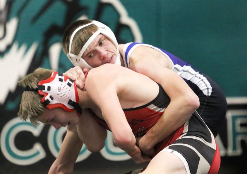 Redfieldâ€™s Brady Risetter hoping to cap wrestling career with state championship