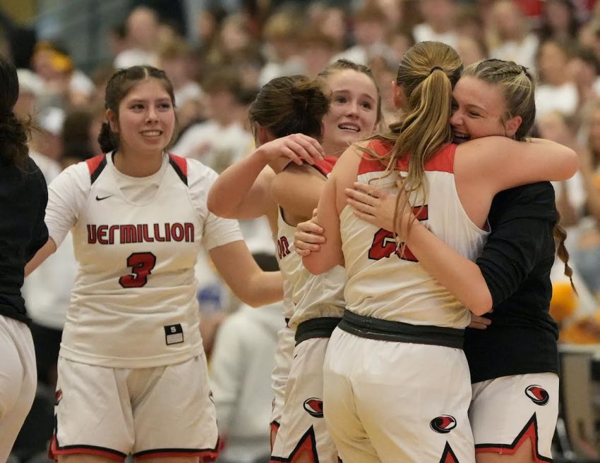 Vermillion overcomes double-digit deficit to win Class A state basketball title