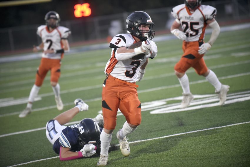 Howard’s Kolt Becker, Viborg-Hurley’s Brady Schroedermeier named Cornbelt Conference football co-MVPs 