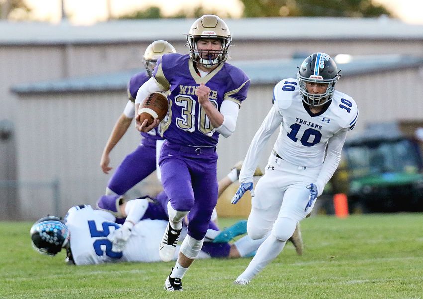 Oct. 7 South Dakota Football Roundup - Winner rushes past West Central in No. 1 vs. No. 1 matchup 