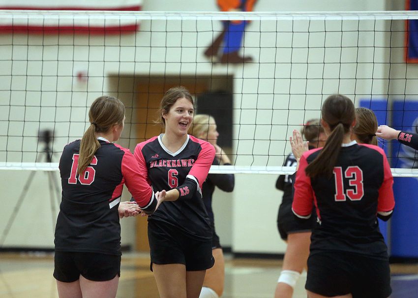 Oct. 15 Volleyball Roundup - Sanborn Central/Woonsocket tops Iroquois/Lake Preston in four-set match 