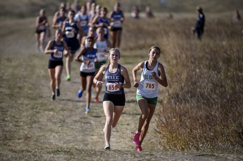 Belle Fourche's Lia Mundt, Hill City's Tate Grabow claim Region 5A cross-country championships 