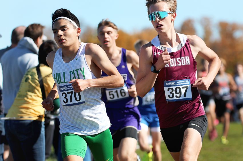 Cross-country roundup - Madison's Dylan Gerdes, Dell Rapids' Rorie Thoreson capture titles at Jesse James meet