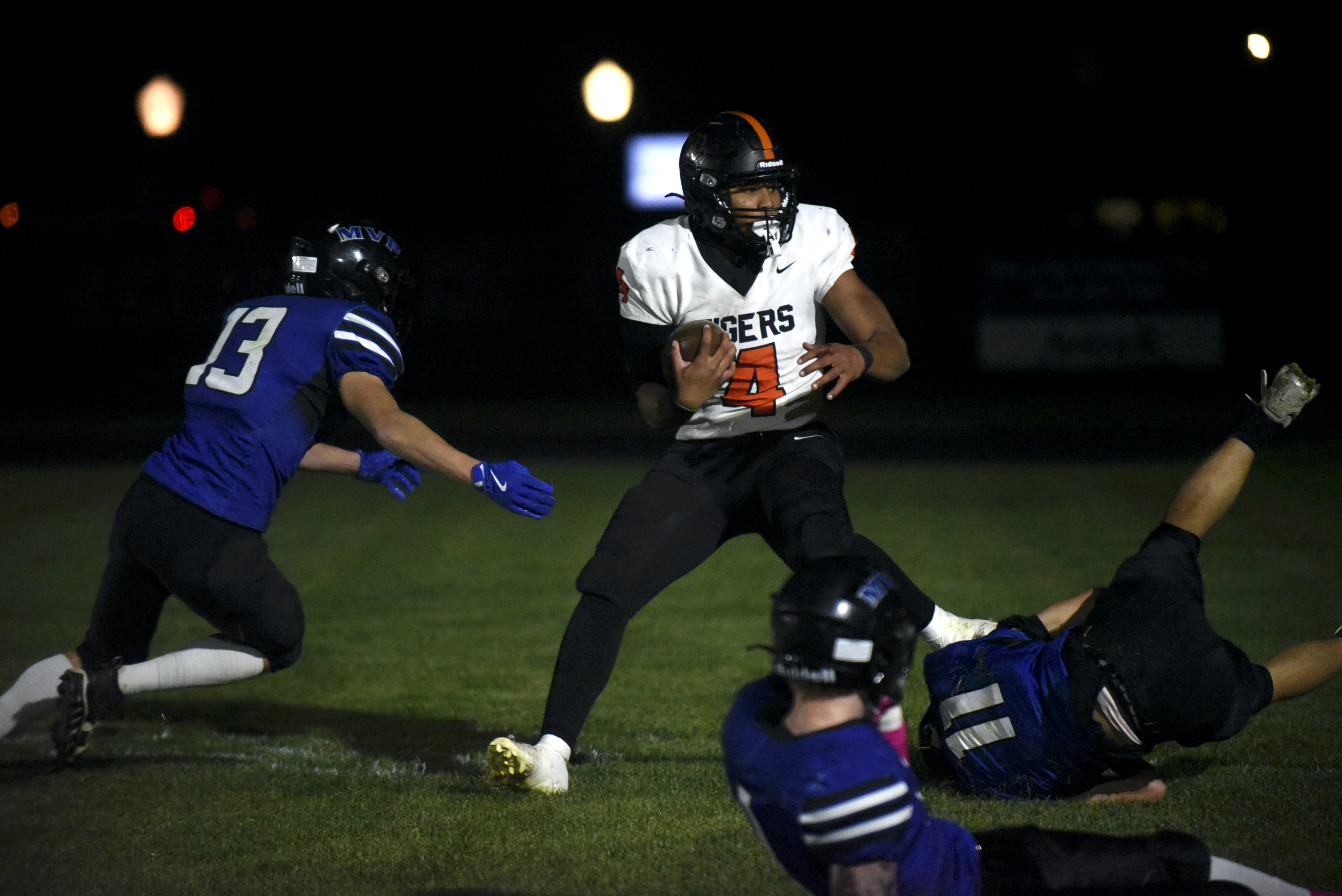 PHOTO GALLERY: HS Football - Mount Vernon/Plankinton vs. Mobridge-Pollock 