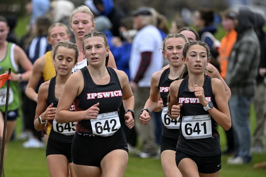 Ipswich girls win first state cross country team title since 2016