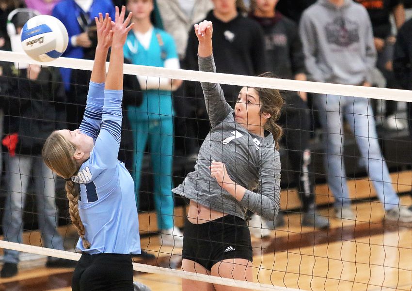 Karly VanDerWerff, Cadence Van Zee bring the boom to the Platte-Geddes Black Panthers