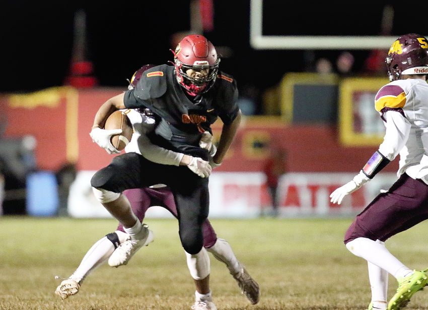 Physical Avon runs past De Smet and into Class 9B championship