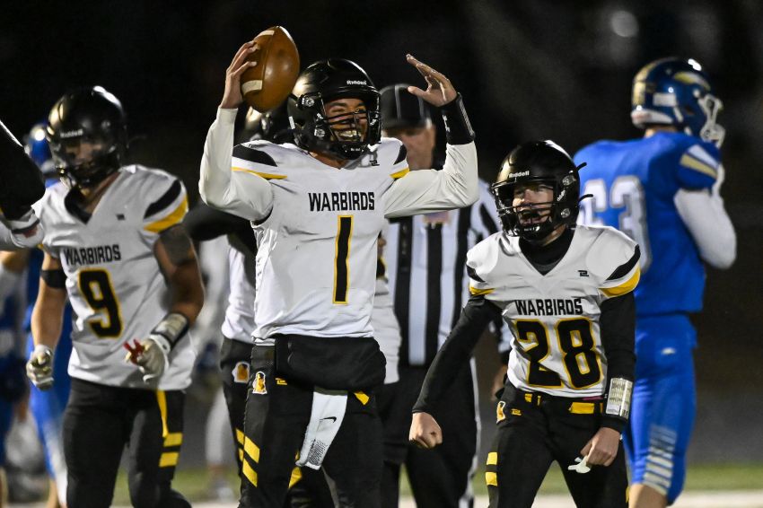 Nov. 8 Football Roundup - Wolsey-Wessington outlasts Wall in Class 9A semifinal thriller 