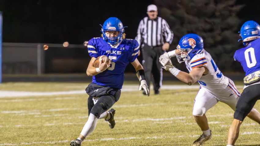 Elkton-Lake Benton’s Colt Beck named Dakota Valley Conference football MVP