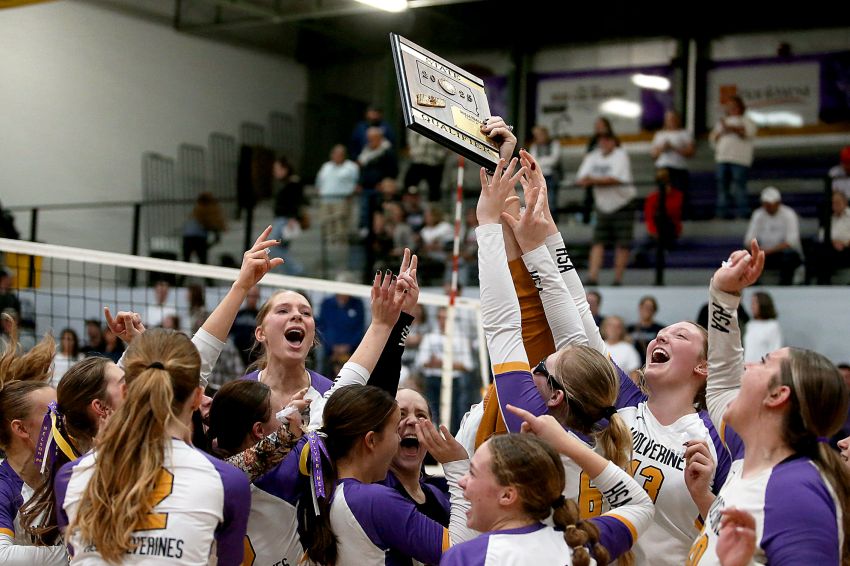 Class B SoDak 16 Volleyball Roundup - Herreid/Selby Area outlasts Burke in five-set thriller, advances to state tourney 