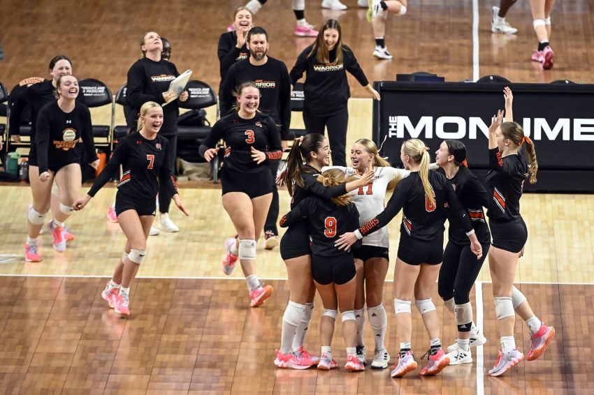  Class AA Volleyball Roundup - Sioux Falls Washington tops Sioux Falls Lincoln, moves onto semifinals 