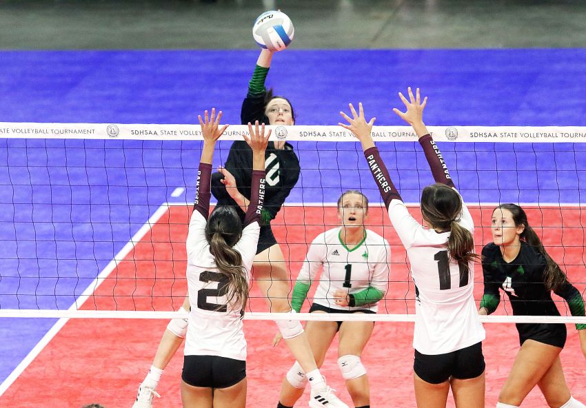Miller pushes past Platte-Geddes in five-set thriller 