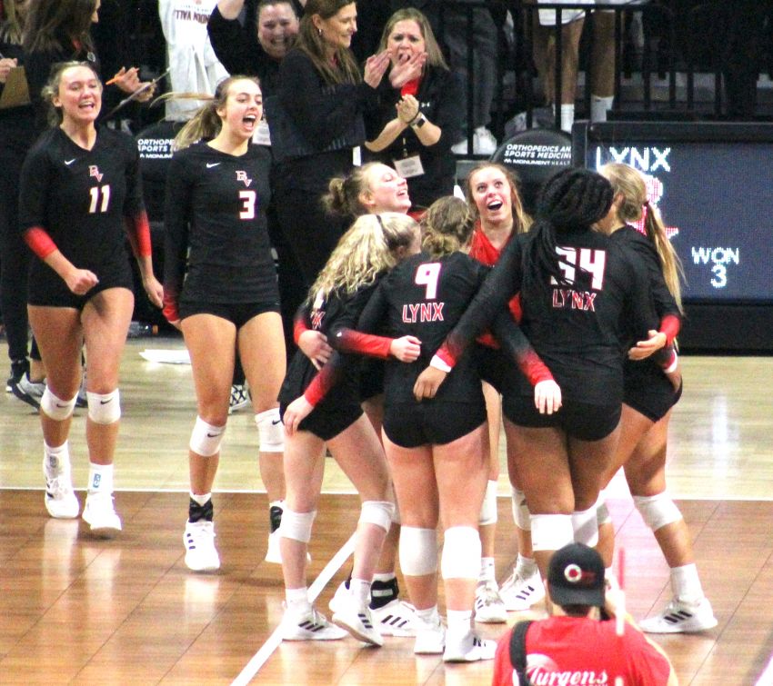 Class AA State Volleyball Roundup: Brandon Valley outlasts Pierre in five-set match