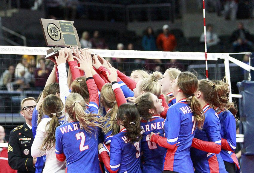 Blue dynasty - Warner Monarchs hoist eighth Class B state championship 