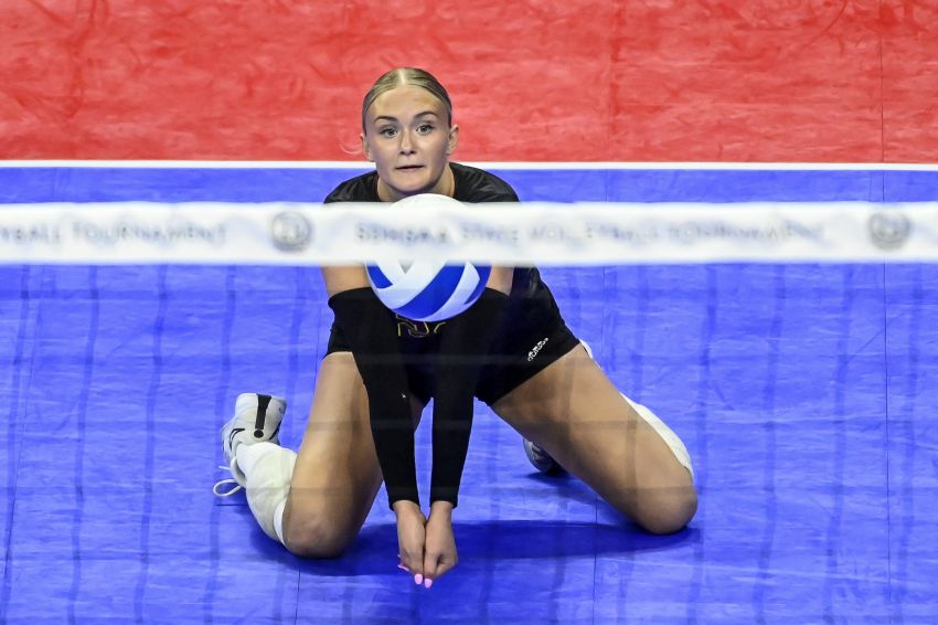 Harrisburg's Maggie Meister, Gabi Zachariasen headline Class AA all-state volleyball first-team 