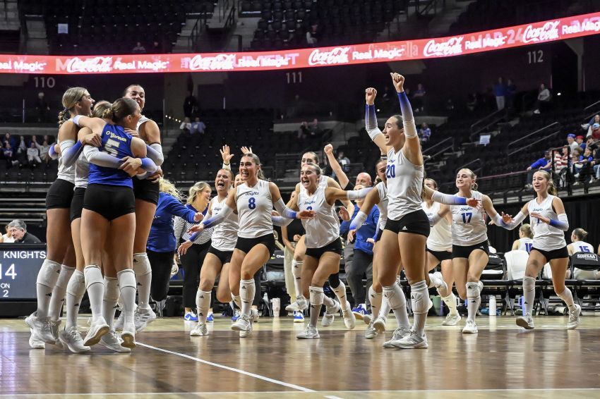 Class AA Volleyball Roundup - O’Gorman edges Brandon Valley, advances to state championship match 
