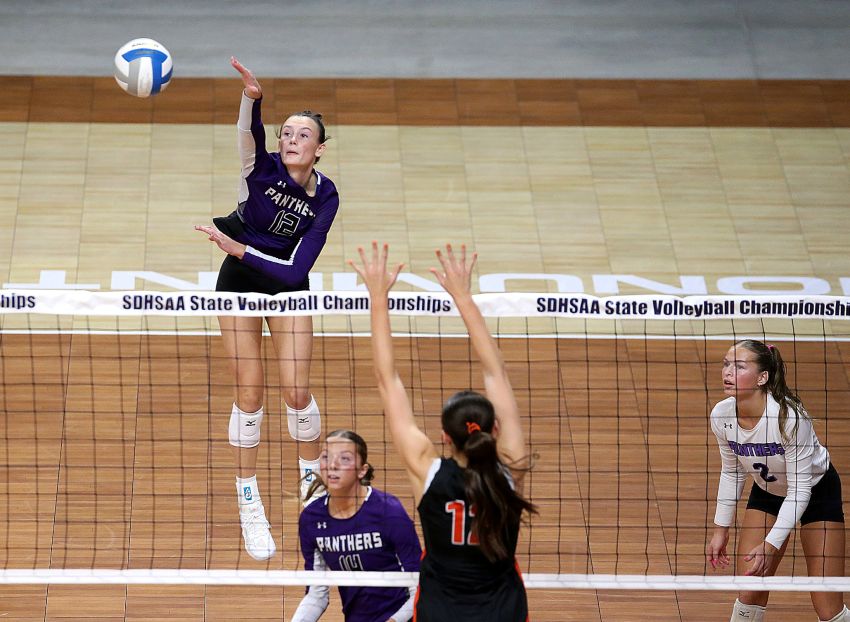 Dakota Valley’s Claire Munch, Madelyn Munch headline Class A all-state volleyball team