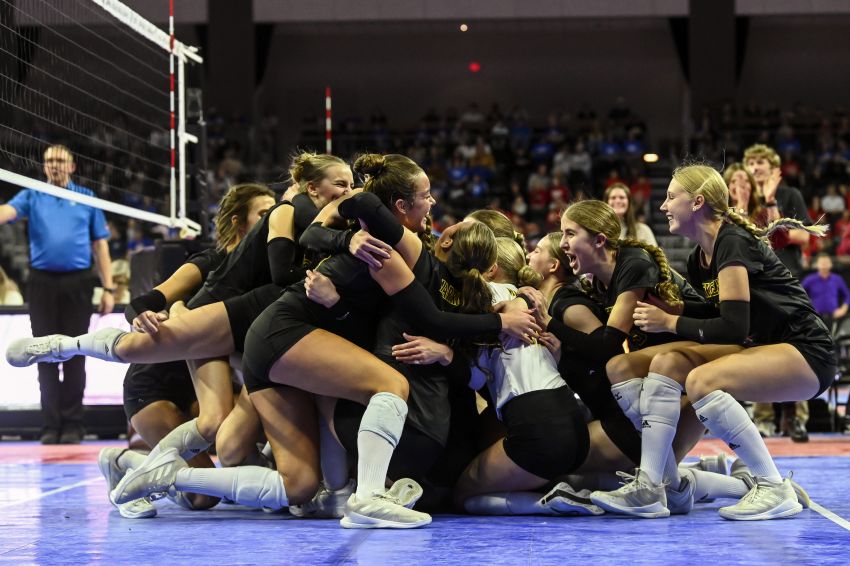 With Tigers 3rd straight championship, Harrisburg continues reign on Class AA volleyball 