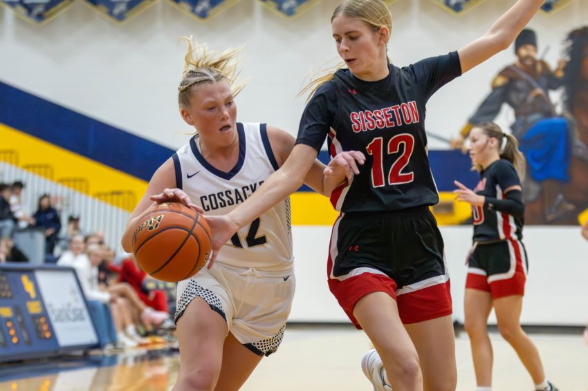 Dec. 11 Girls Basketball Roundup - Kailey Cradduck, Liberty Trygstad pace Sioux Valley past Sisseton 