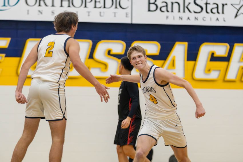 Dec. 11 Boys Basketball Roundup - Sioux Valley tops Sisseton in season opener 