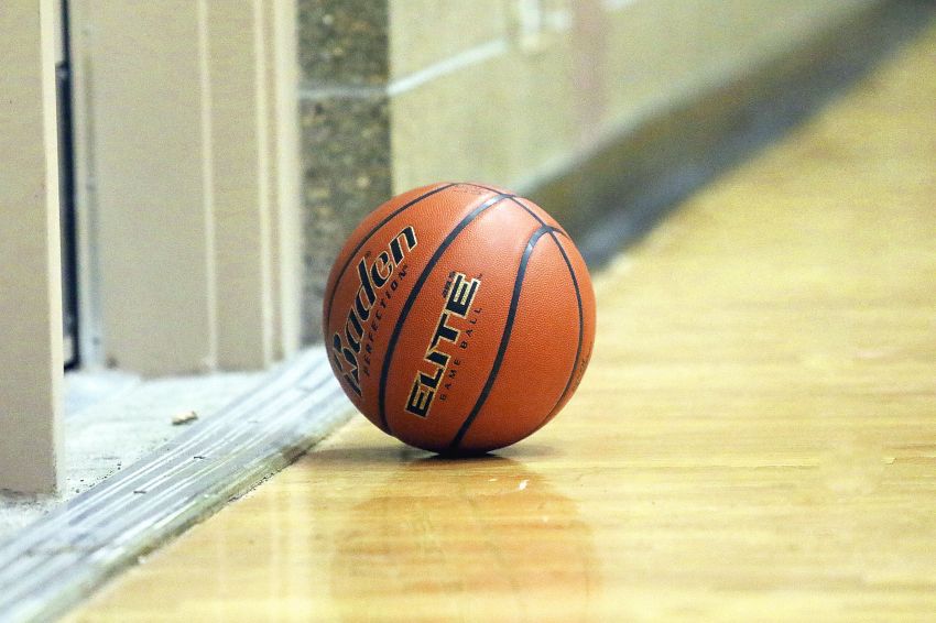 Dec. 29 Basketball Roundup - Oliver Vincent scores 1,000th career point in Sioux Valley victory