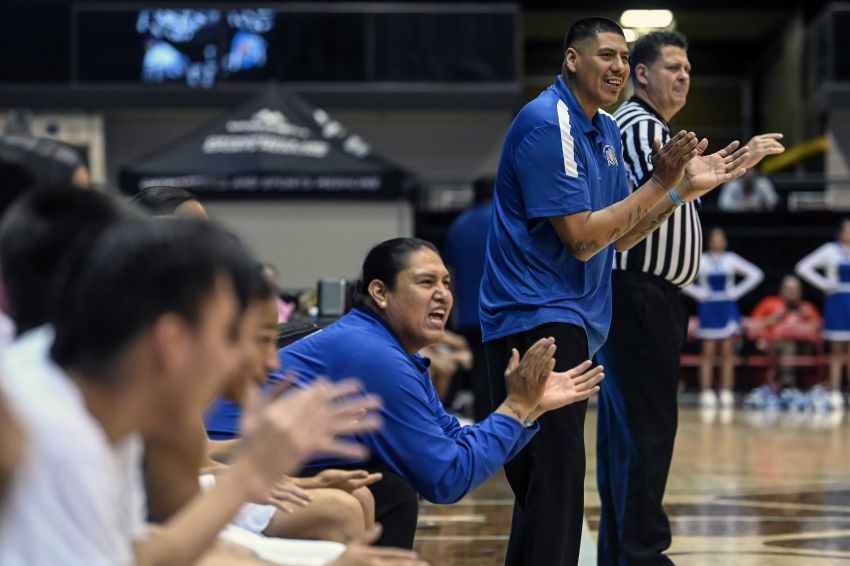 Marty's Jesse Heart coaches with same flair as all-state basketball playing days