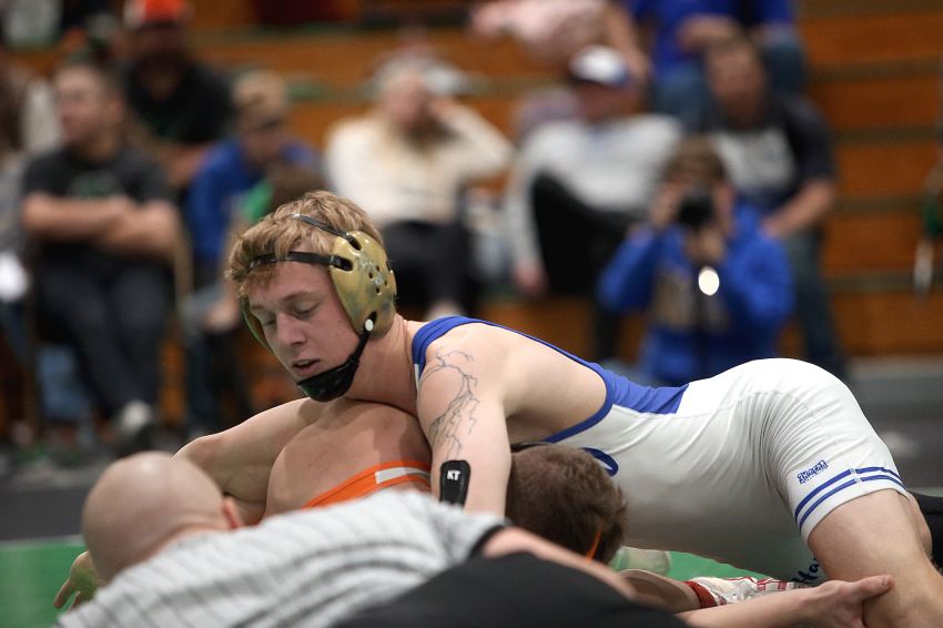 Jan. 27 Wrestling Roundup - Canton edges Aberdeen Central for team title at Lee Wolf Invitational