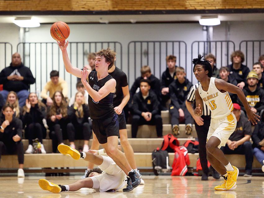 No. 1 Sioux Falls Christian rallies past Minnesota power at Hoop City Classic 