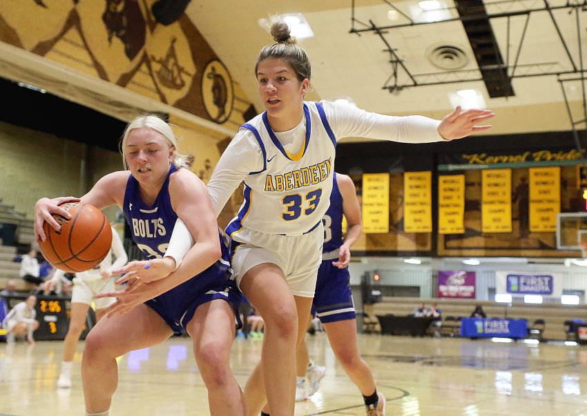 Aberdeen Central's Lauryn Burckhard commits to SDSU women's basketball team 