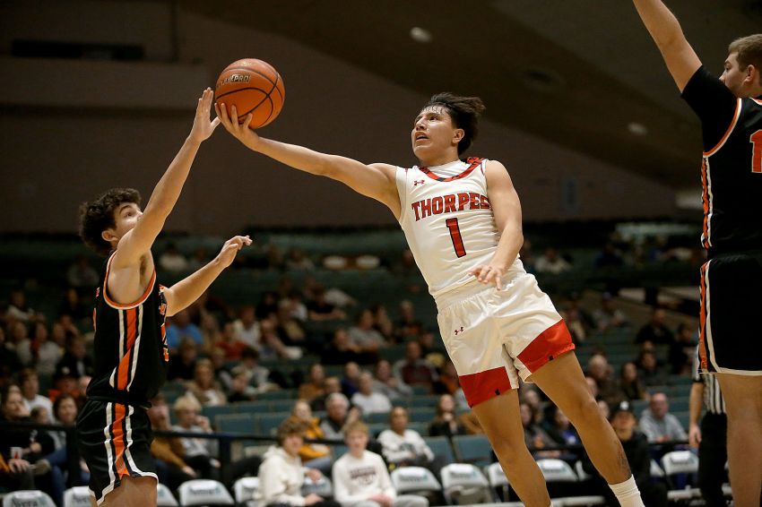 Pine Ridge’s Marvin Richard III scores 2,000th career point