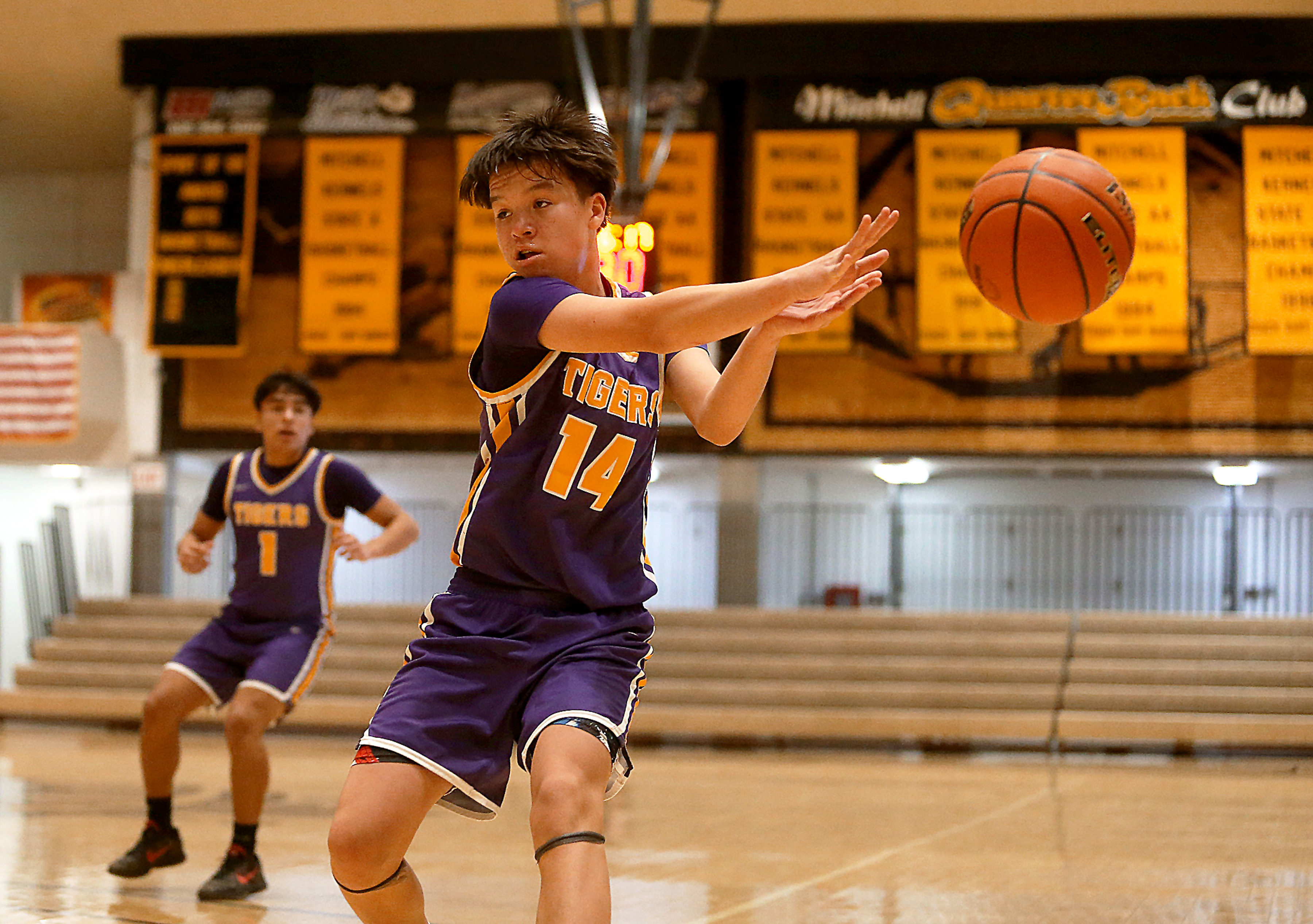 PHOTO GALLERY: Hoop City Classic - White River vs Gregory 