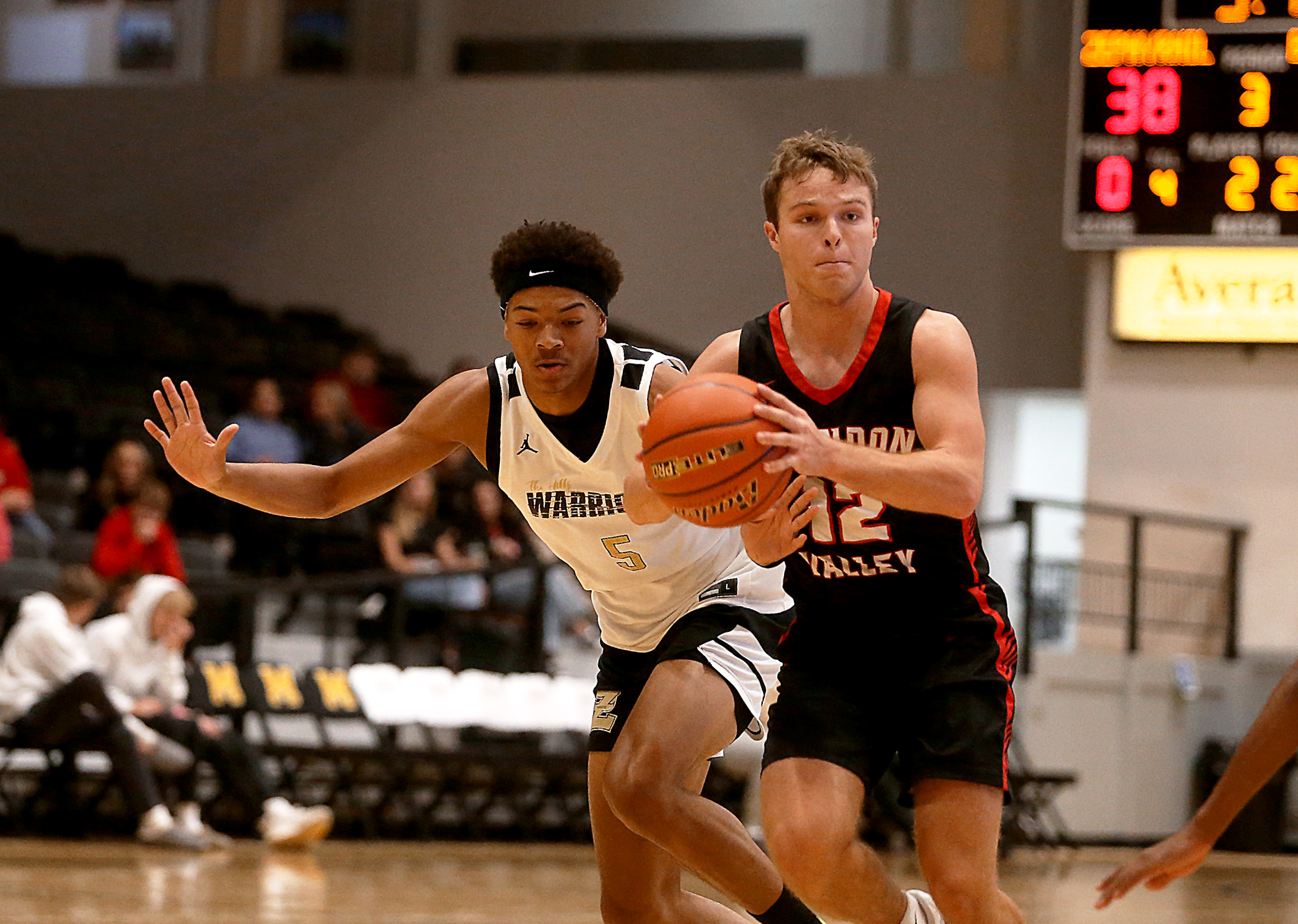 PHOTO GALLERY: Hoop City Classic - Brandon Valley vs Zephyhills Christian Academy (Fla) 