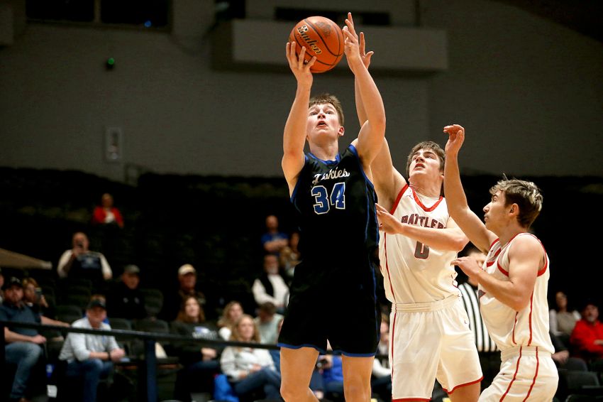 Dec. 31 Hoop City Classic Roundup - Elk Point-Jefferson edges Gettysburg at Hoop City Classic 