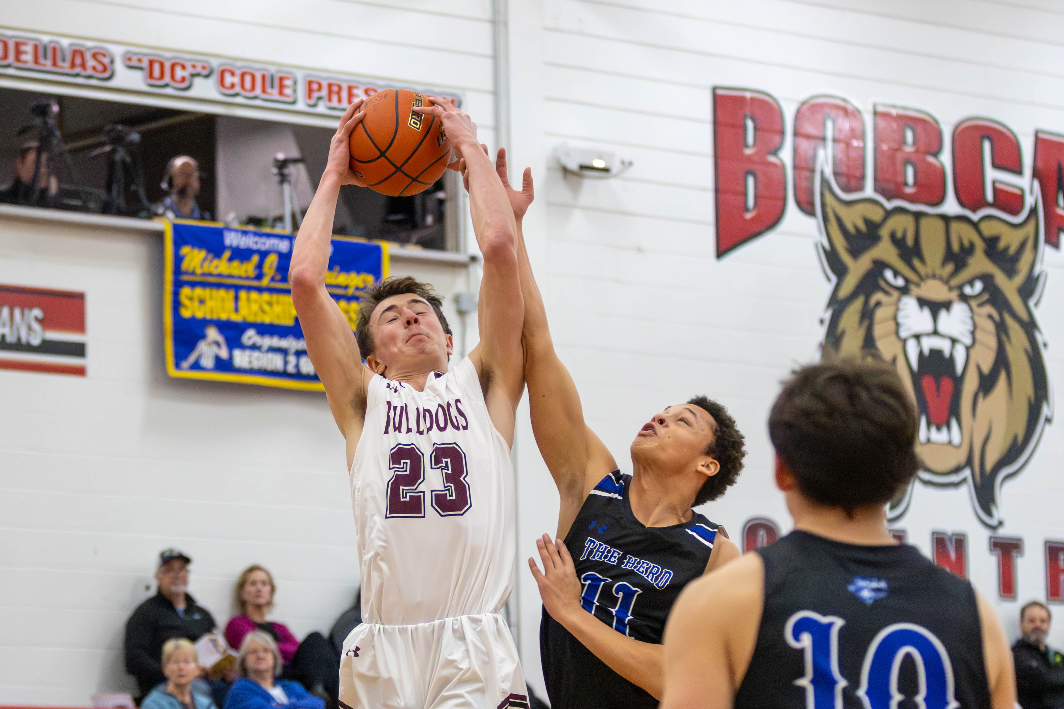 PHOTO GALLERY: Madison Bulldogs vs Elkton-Lake Benton Elks at Michael J. Entringer Classic