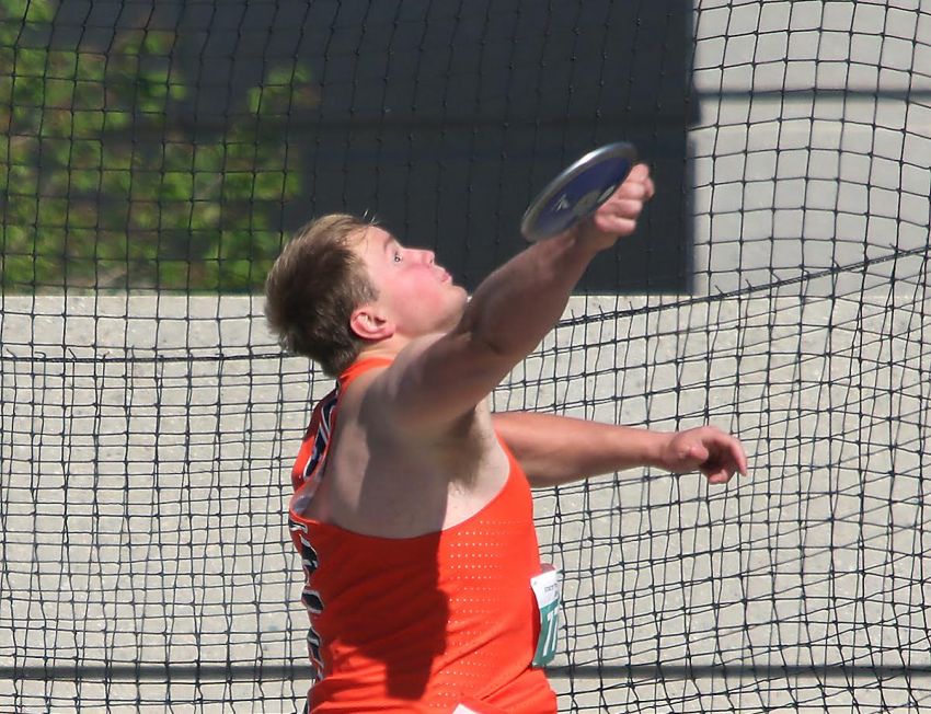 Washington senior Kael Miedema aiming to take down 54-year old state discus record