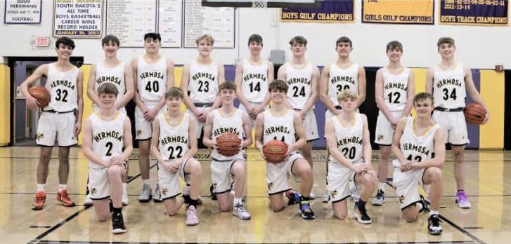 Custer pays tribute to Hermosaâ€™s influence on Wildcats boys basketball program